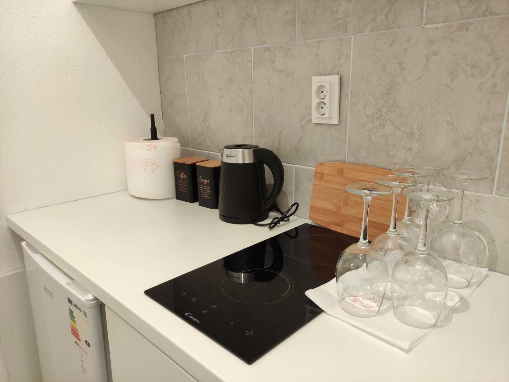 Matovic Apartments Dobra Voda Rum bild